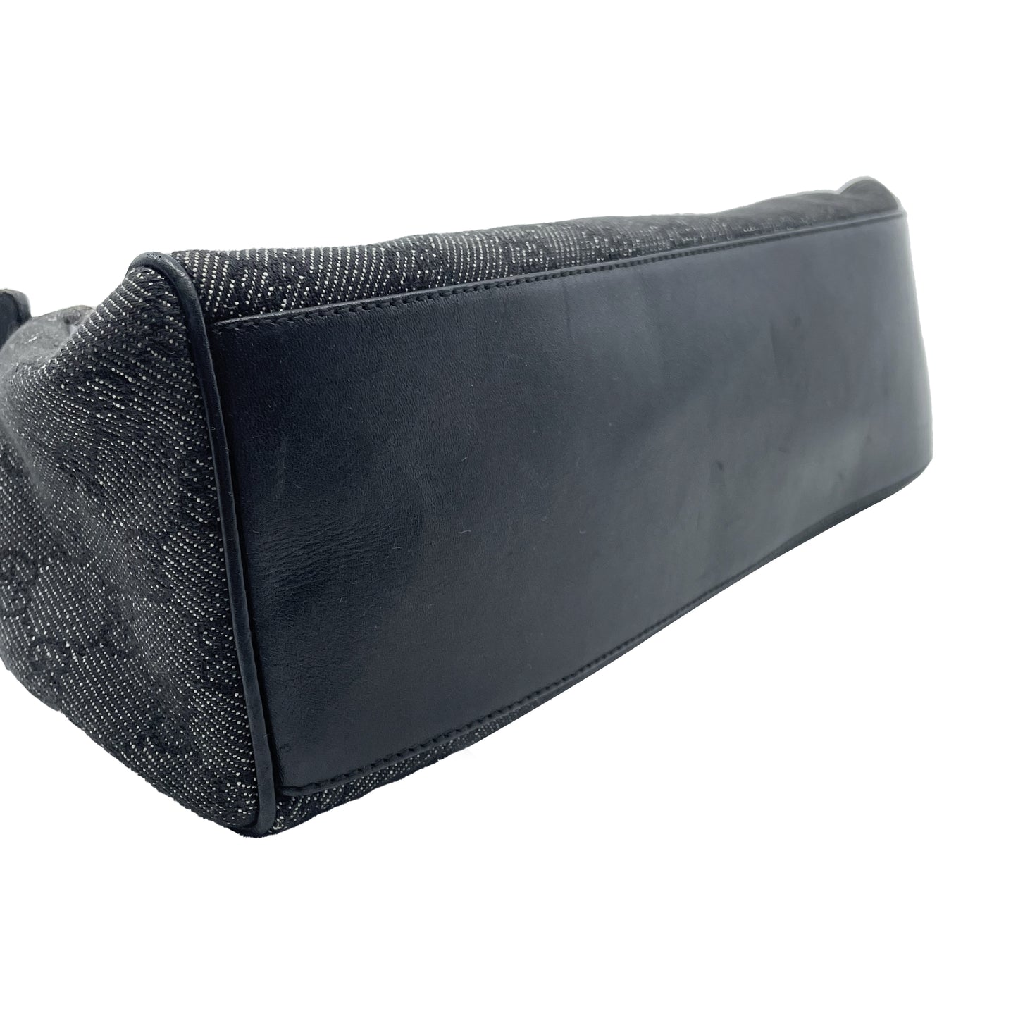 Gucci Supreme barrel bag
