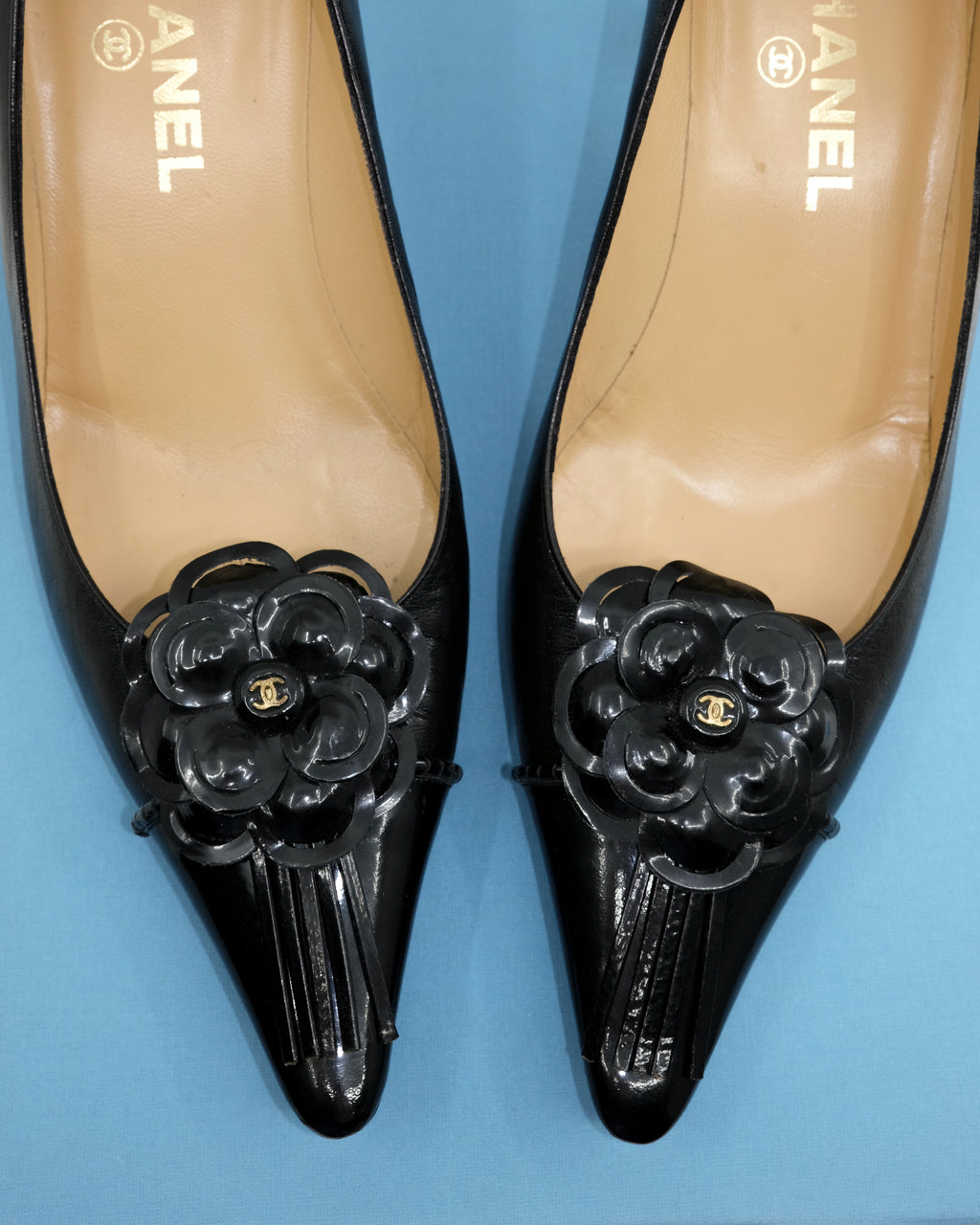 CHANEL VINTAGE KITTEN HEELS (38)