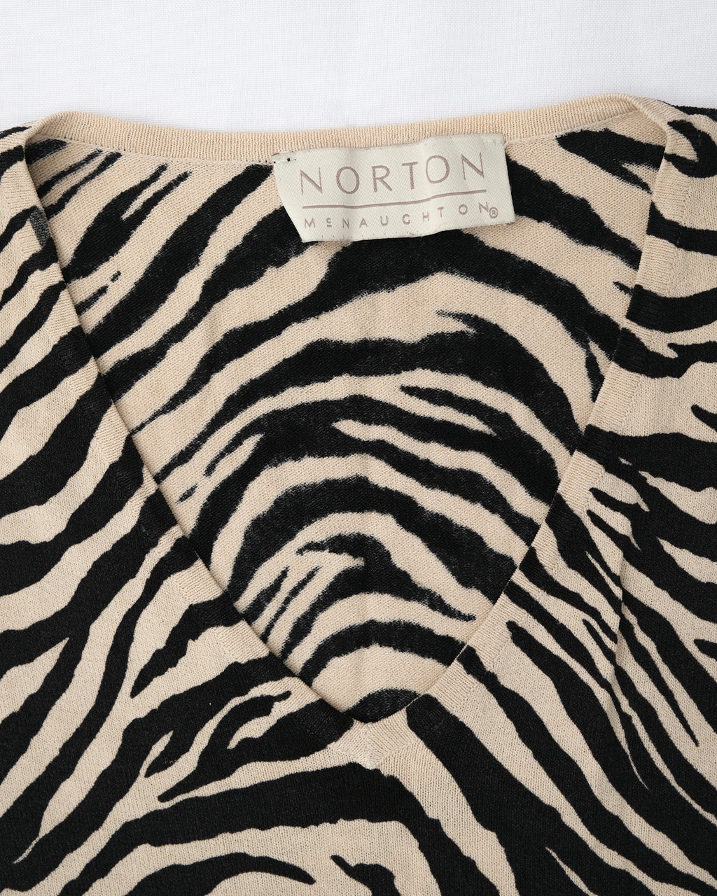 NORTON'S TOP (M)