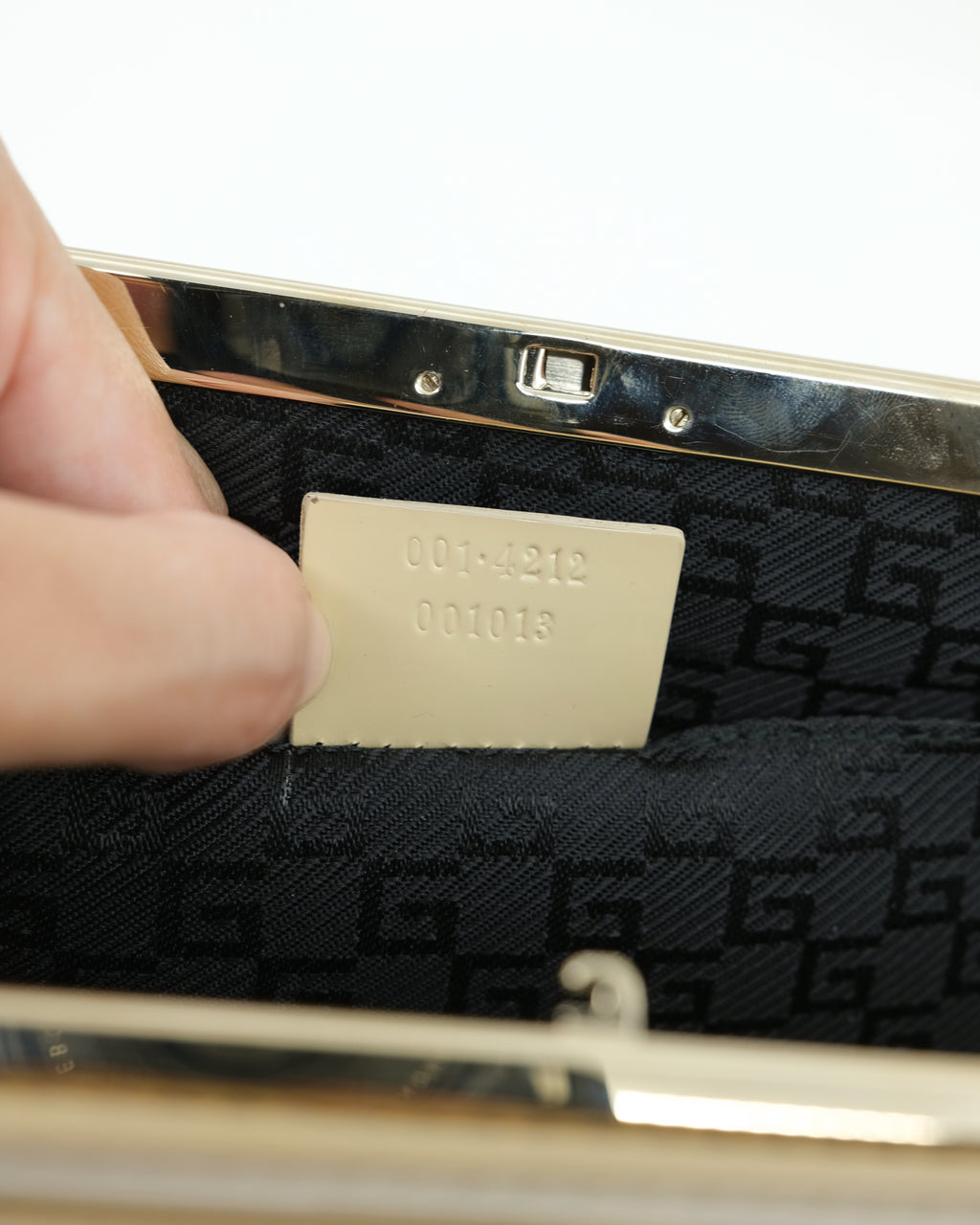 COMING SOON 2000’S GUCCI PATENT BAG