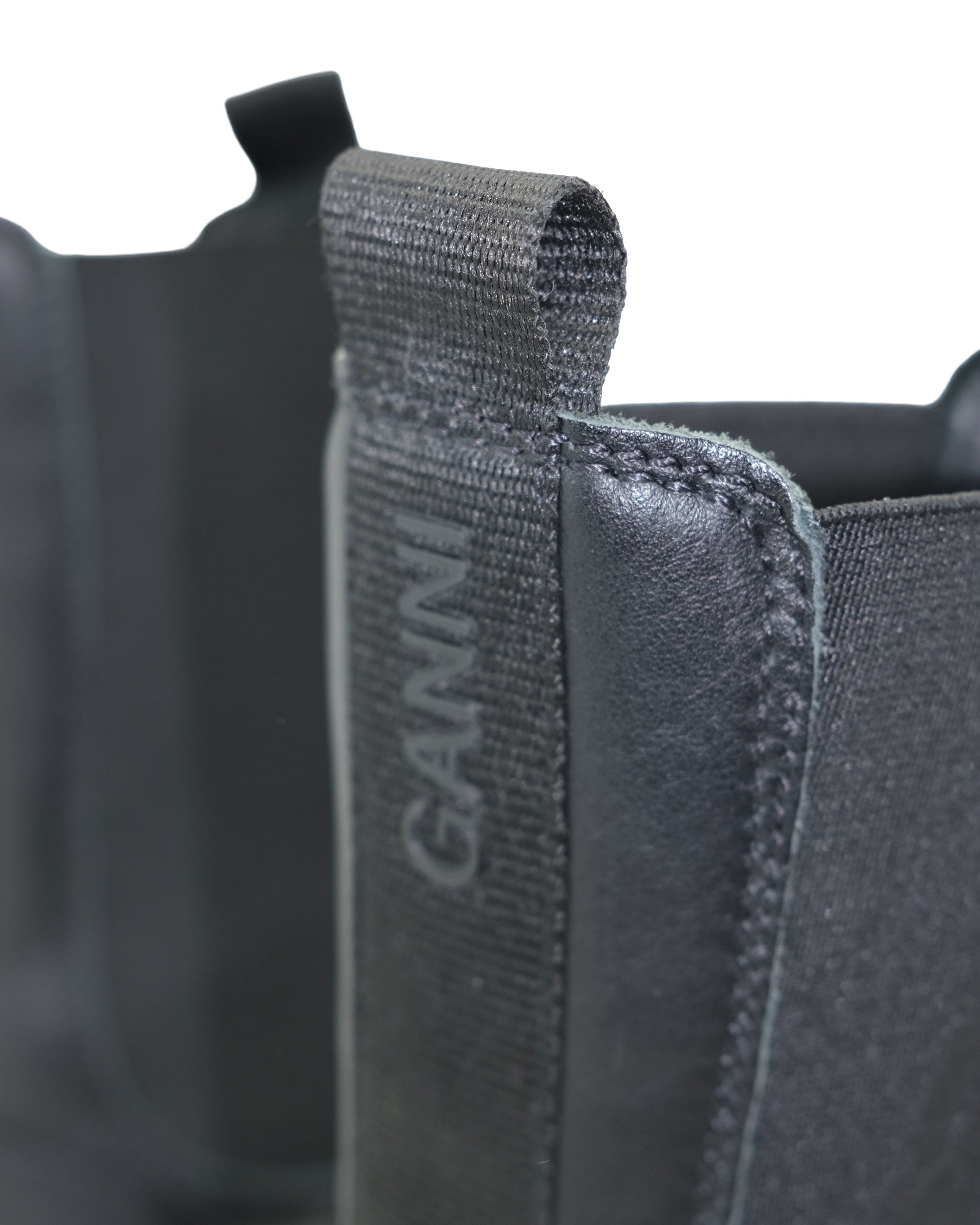 GANNI LEATHER CHELSEA BOOTS (38)