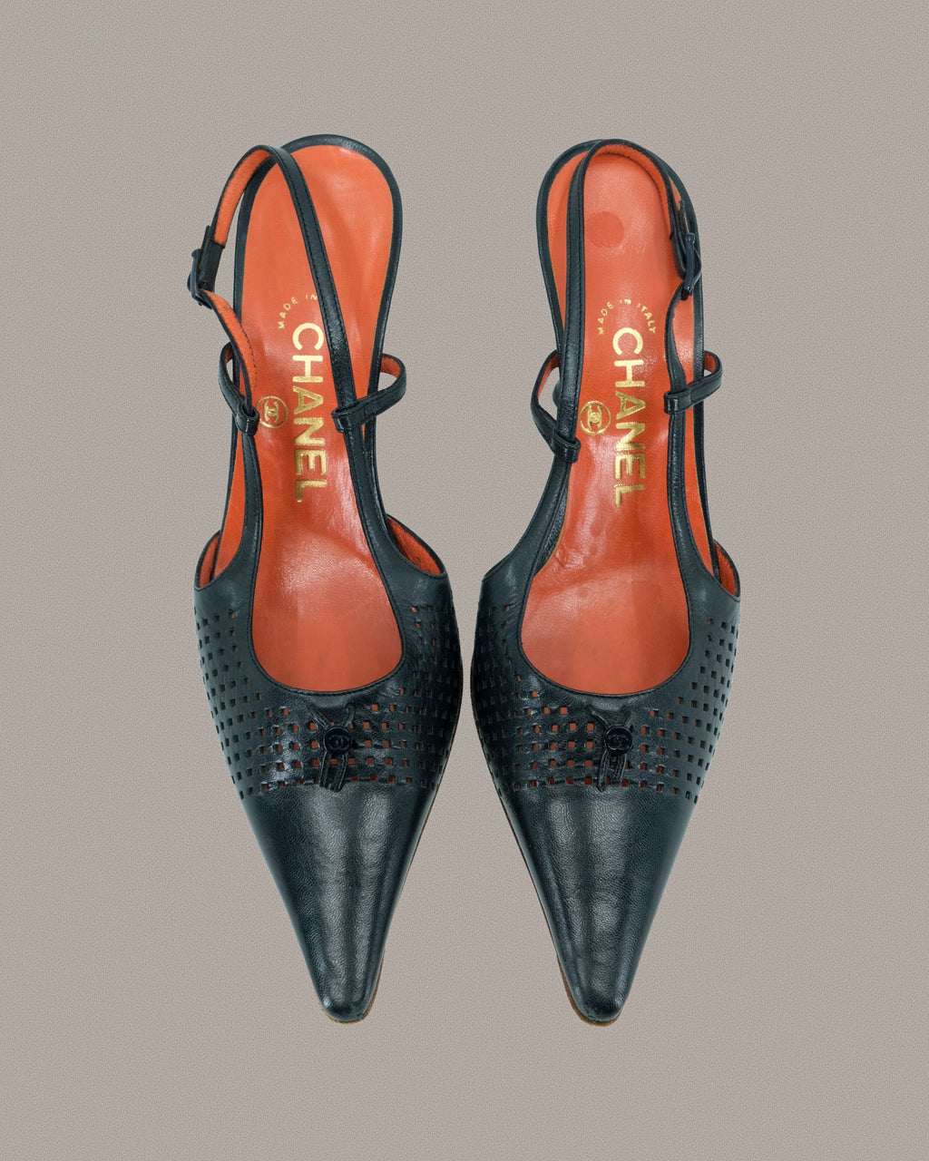 CHANEL BLACK PERFORATED HEELS (36.5)