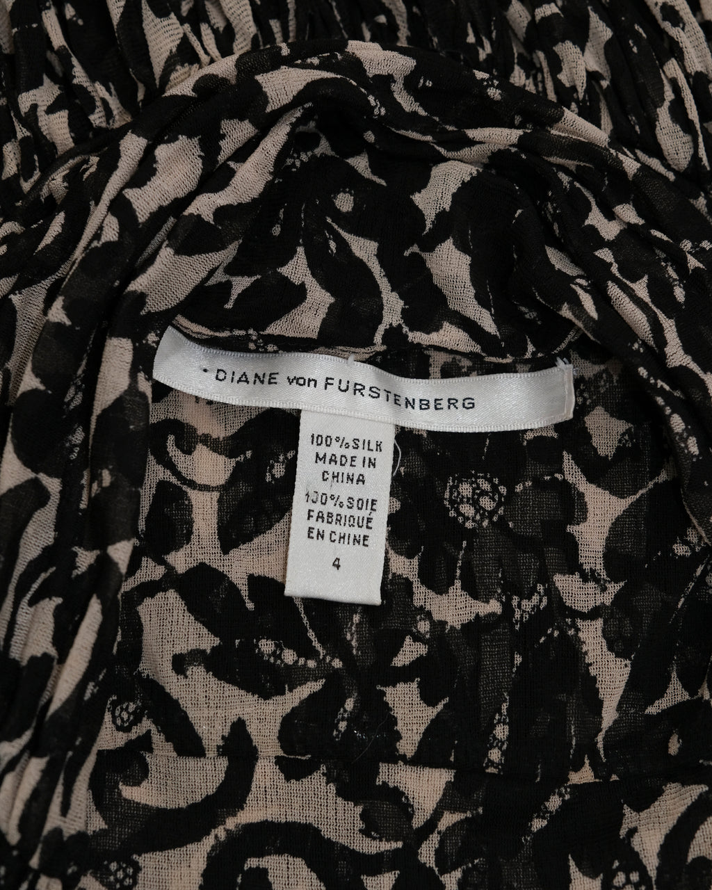 DIANE VON FURSTENBERG  SILK DRESS (S)