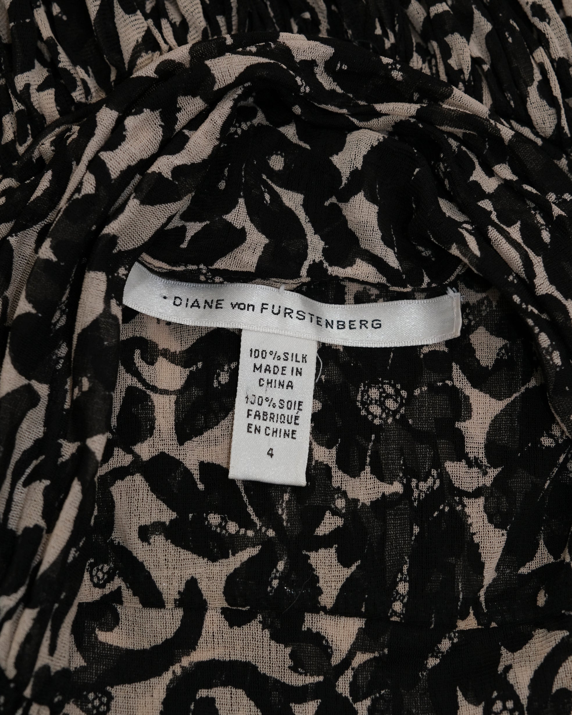 DIANE VON FURSTENBERG  SILK DRESS (S)