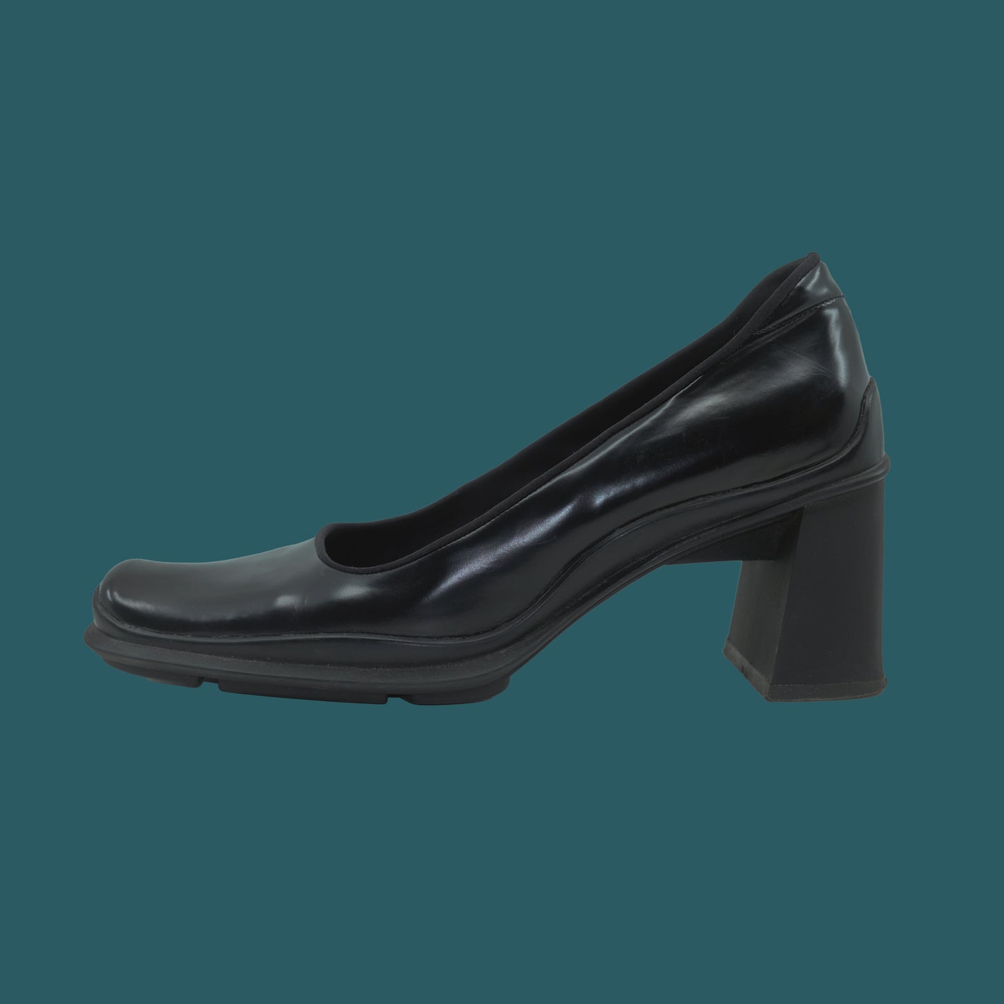 90'S PRADA LEATHER PUMPS (37)