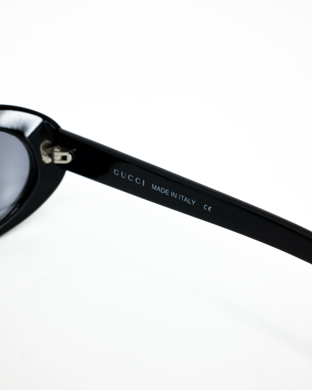 GUCCI OVAL SUNGLASSES