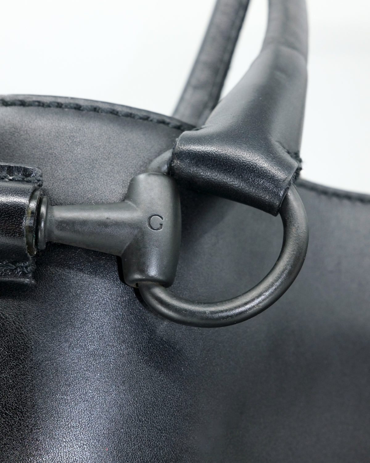 GUCCI LEATHER SHOULDER BAG