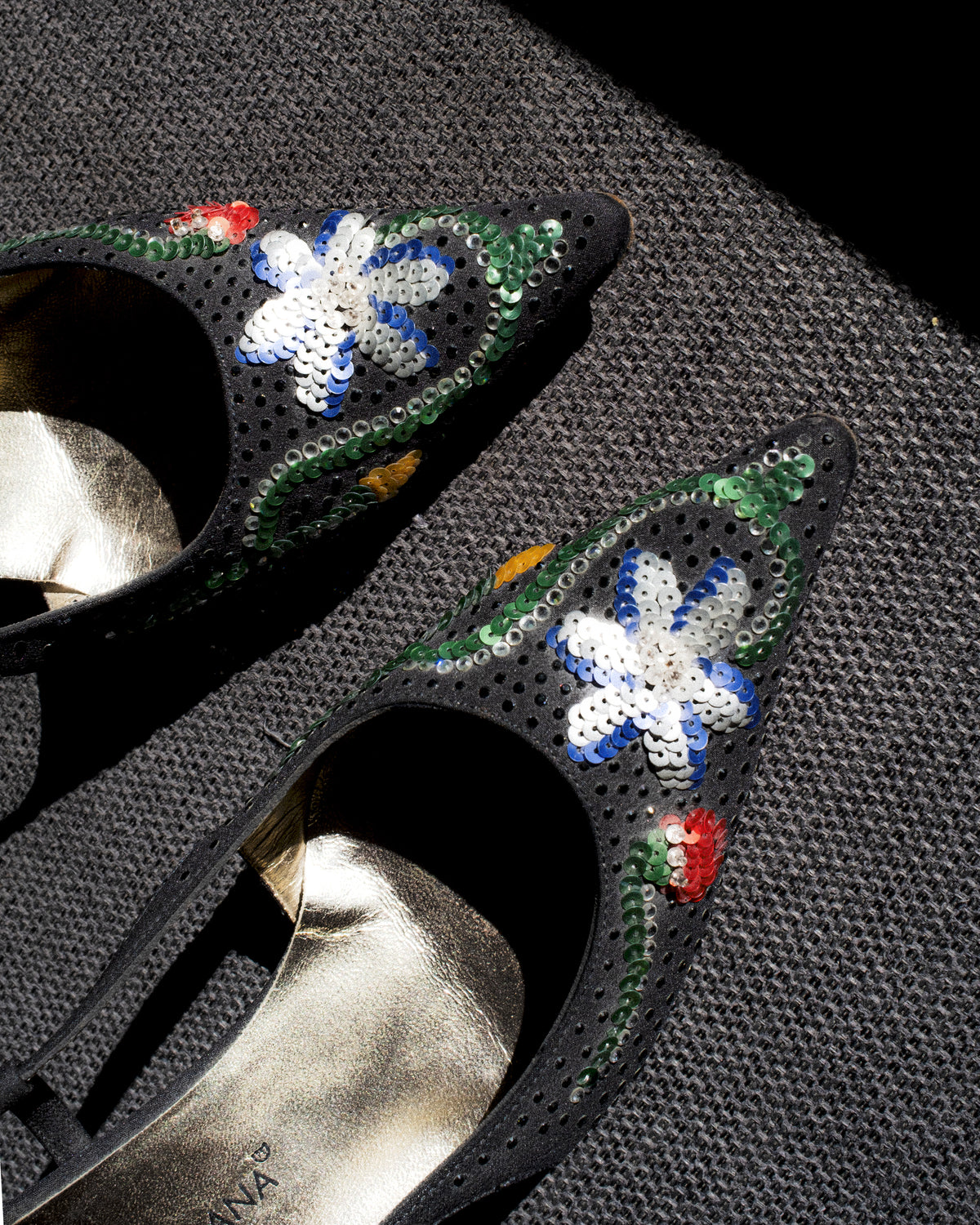 DOLCE & GABBANA FLORAL KITTEN HEELS (36)