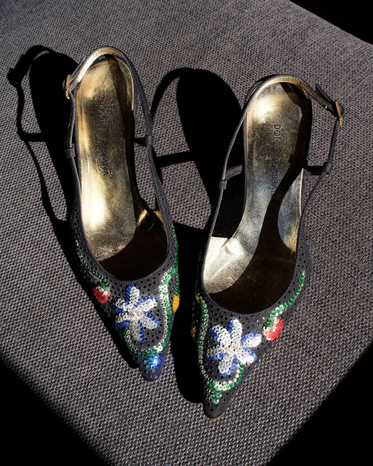 DOLCE & GABBANA FLORAL KITTEN HEELS (36)