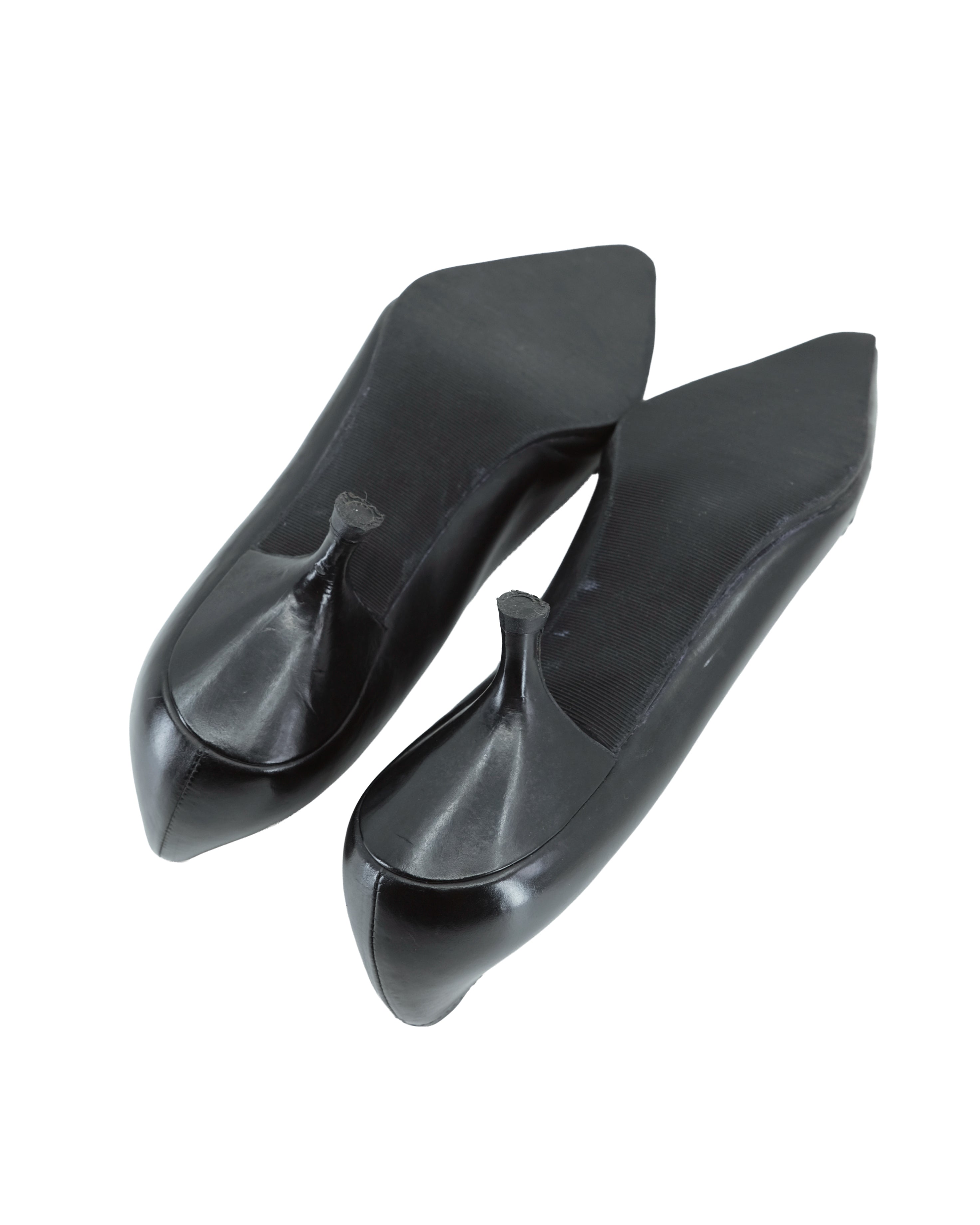 PRADA KITTEN HEELS (37)