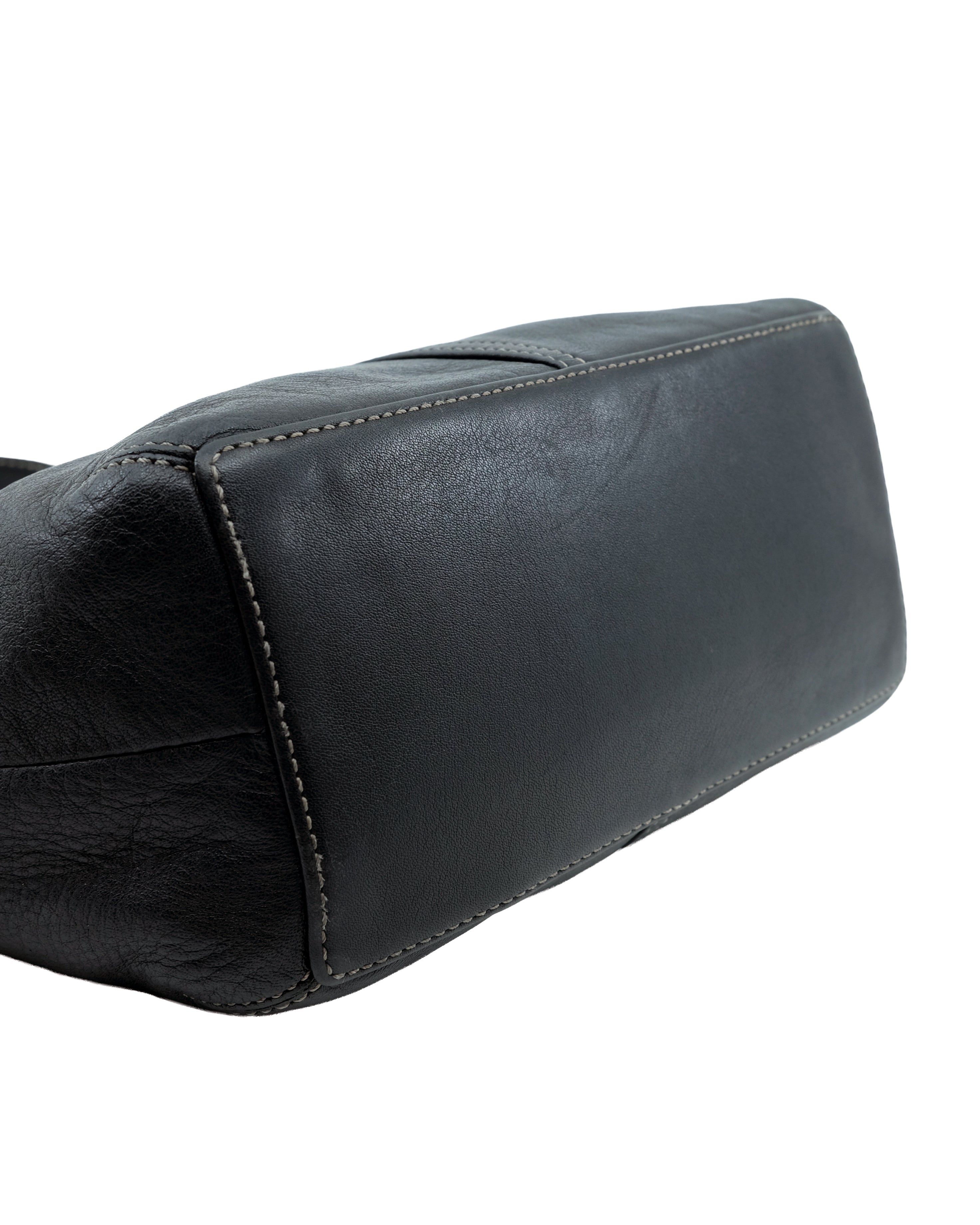 2005 COACH SHOULDER BAG