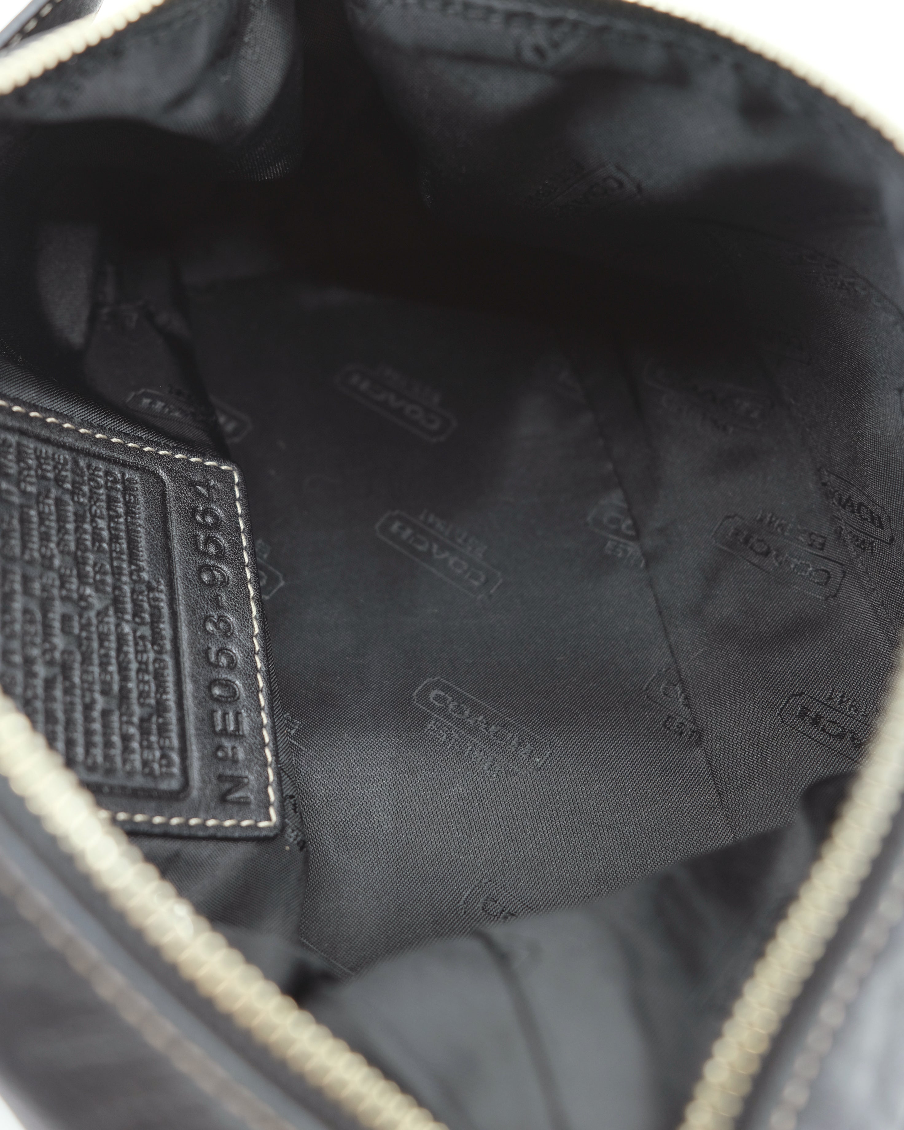 2005 COACH SHOULDER BAG