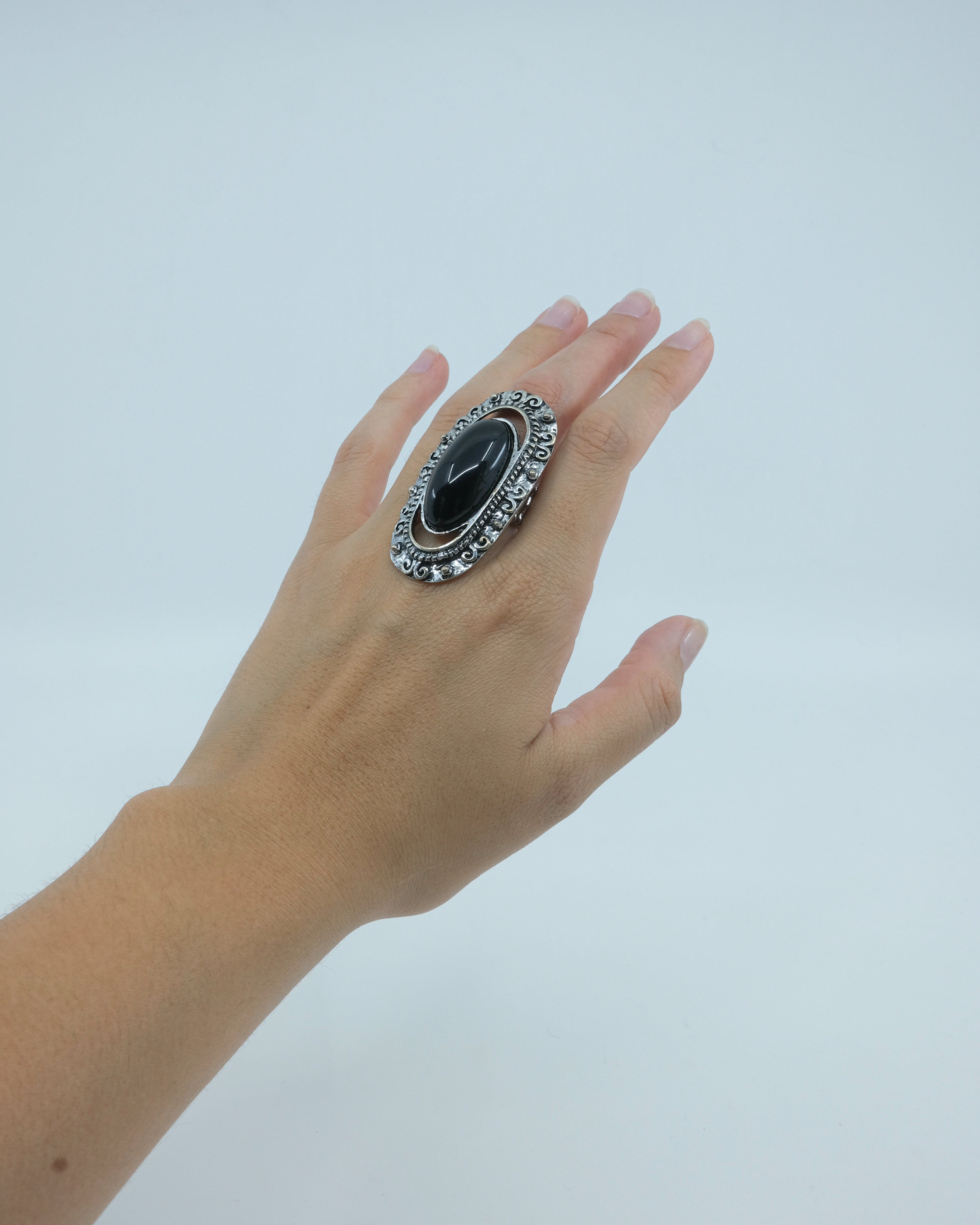 ANILLO CON PIEDRA NEGRA (ELÁSTICO)