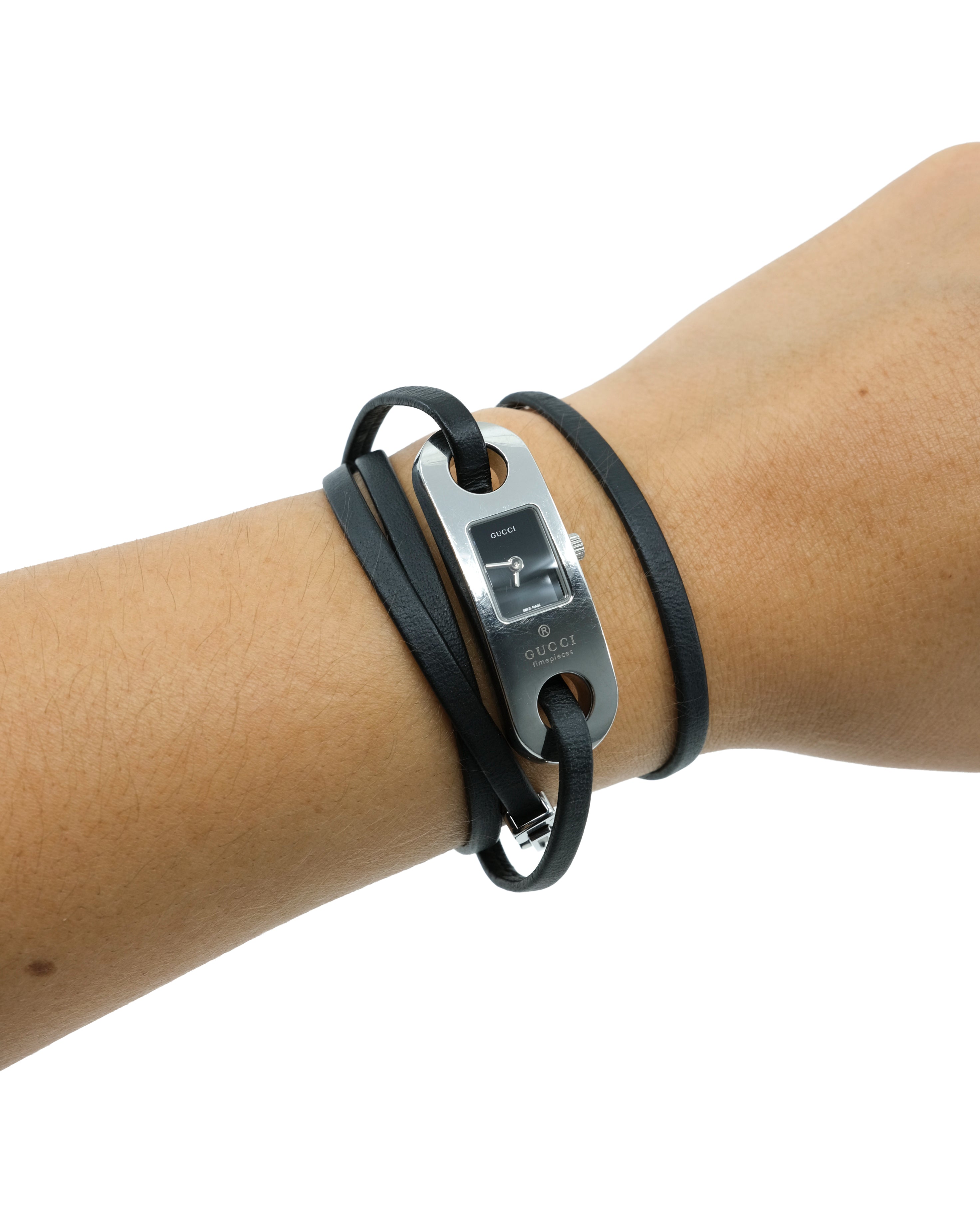 GUCCI 6100L LEATHER BRACELET WATCH