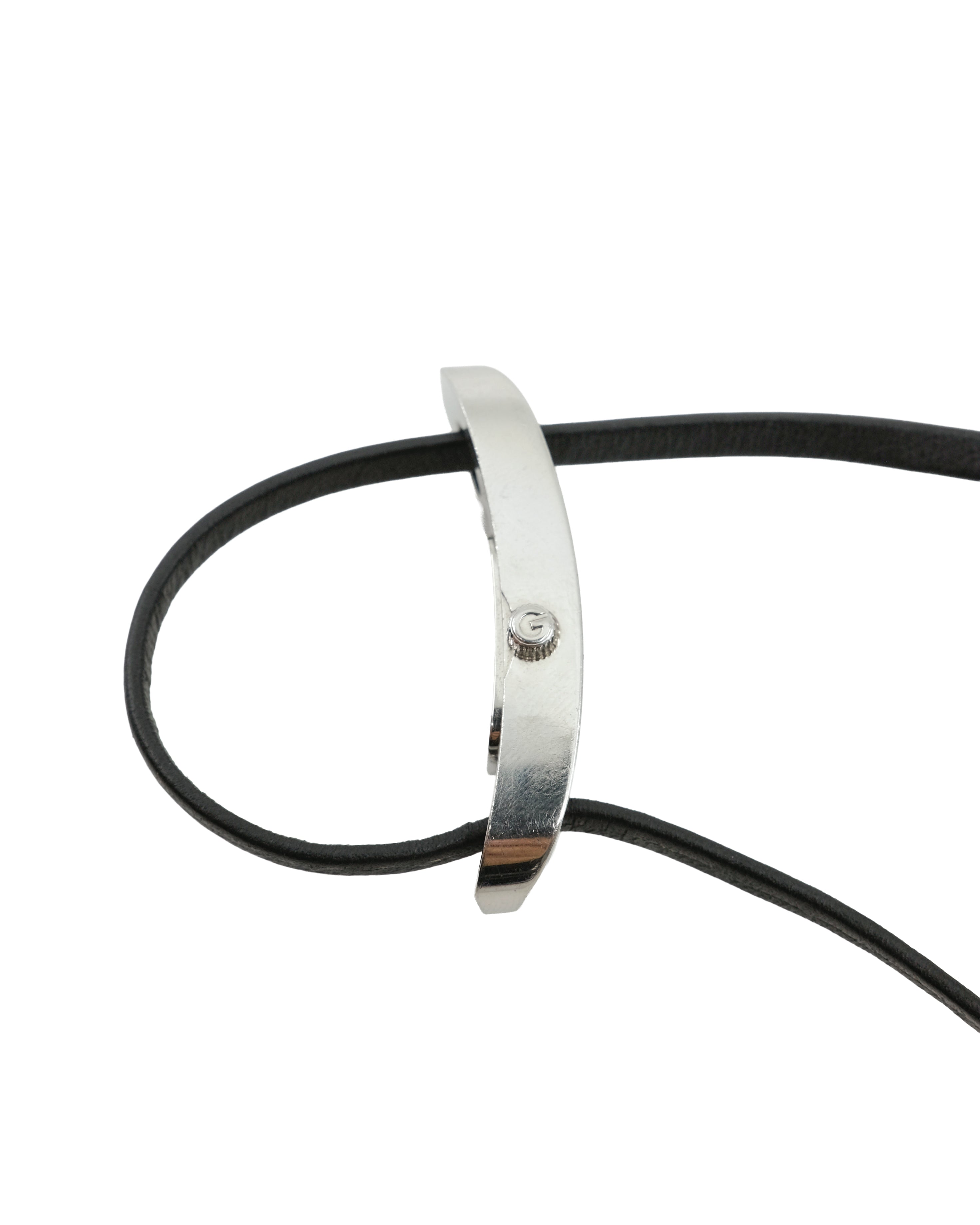 GUCCI 6100L LEATHER BRACELET WATCH