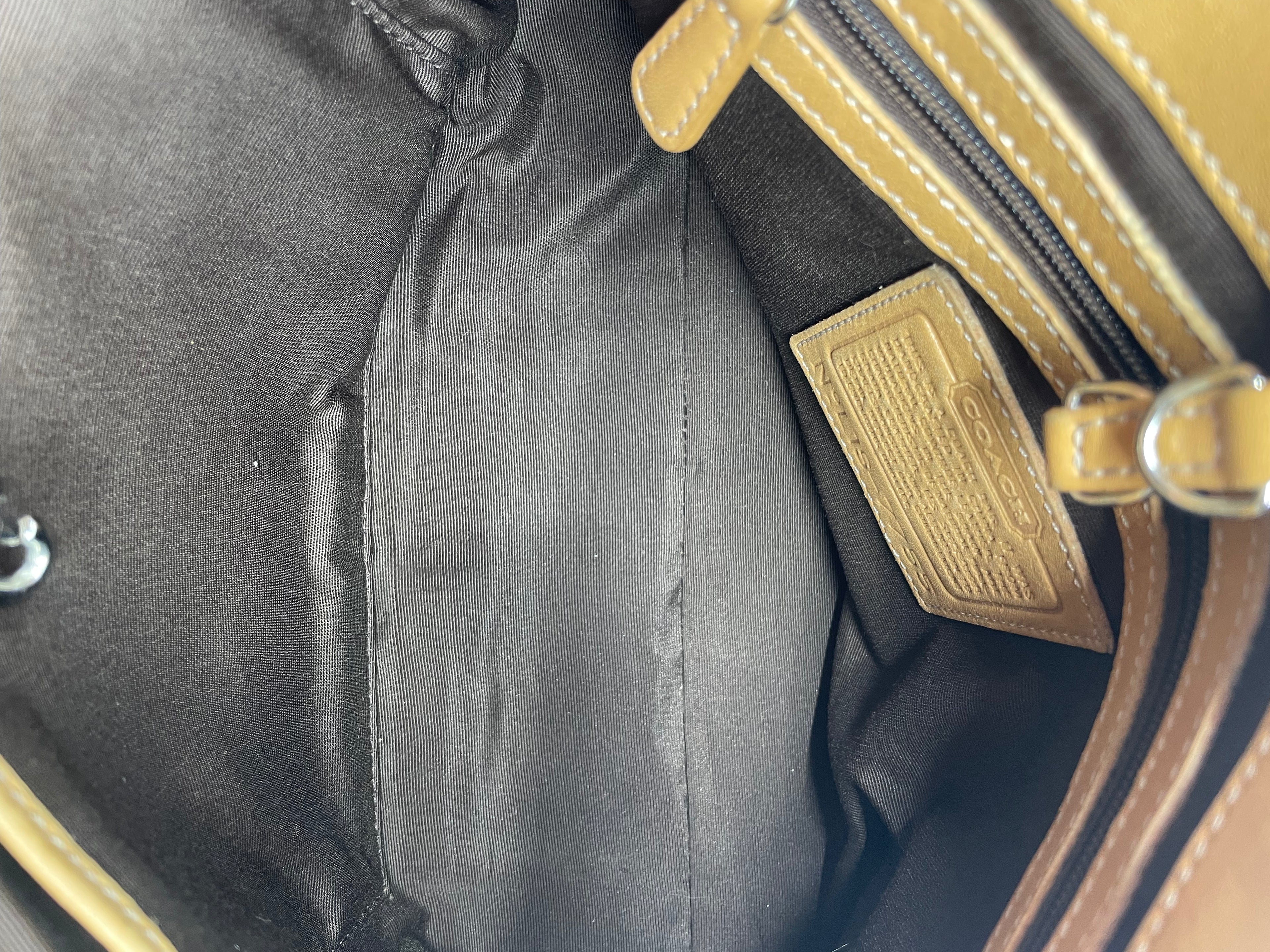 2001 COACH HAMPTONS HANDBAG
