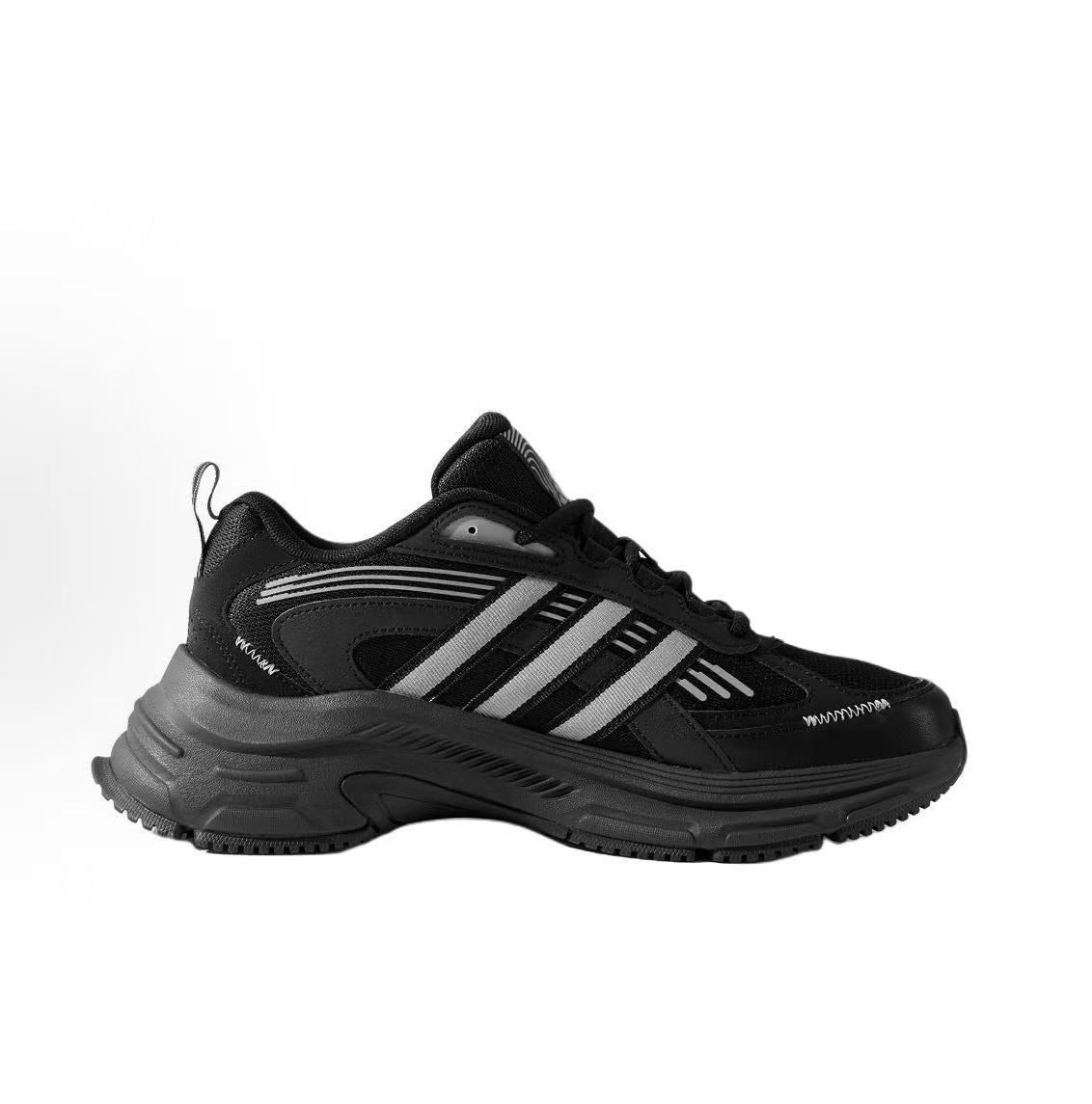 ADIDAS FC CLASSIC (6.5UK)